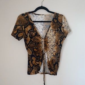 Snake print scrunch crop top 🤎